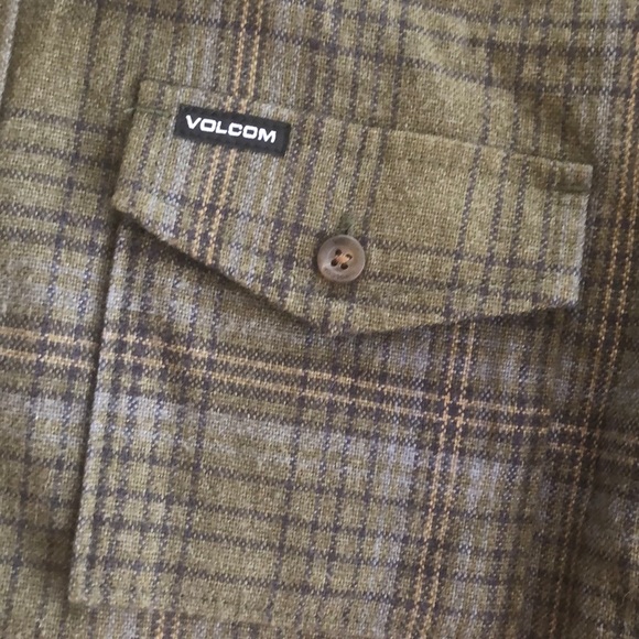 Boys size M ( size 10) Volcom flannel - Picture 3 of 3